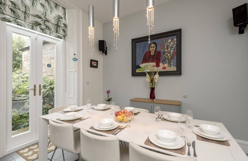 Comely Bank Apartment | 181 m² Apartment ∙ 4 bedrooms ∙ 8 guests