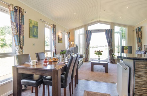 Glastonbury Cottage | Cabin ∙ 2 bedrooms ∙ 6 guests