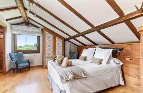 Quintueles House | Figares, casa con piscina