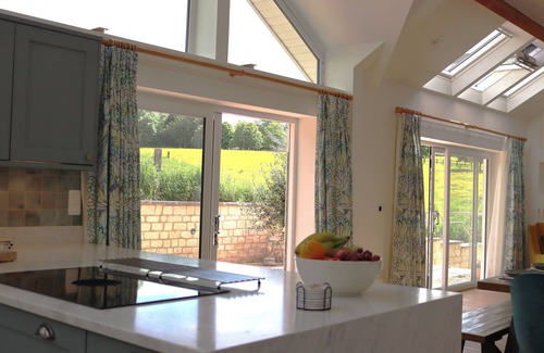 Chippenham House | LEAFIELD HOUSE @ NABLES FARM, family friendly in Upper Seagry