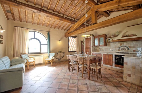San Pietro in Bossolo Apartment | Beautiful apartment for 8 guests with A/C, pool, WIFI and panoramic view, close to Greve In Chia.
