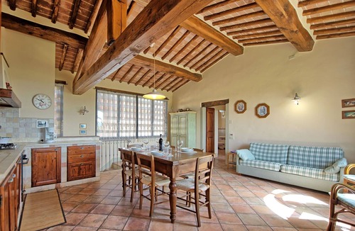 San Pietro in Bossolo Apartment | Beautiful apartment for 8 guests with A/C, pool, WIFI and panoramic view, close to Greve In Chia.