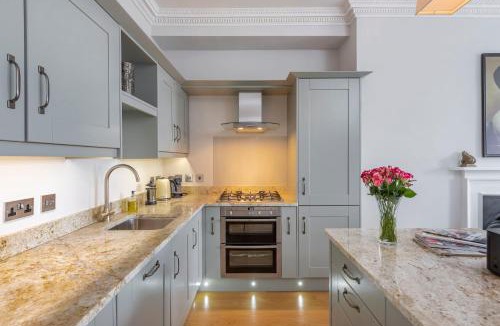 Upper Town Apartment | Brunswick Place