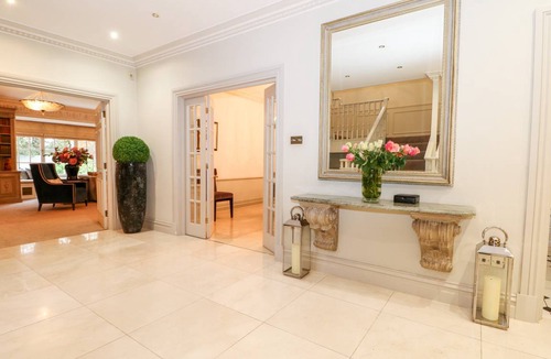 Sunningdale Cottage | Cabin ∙ 7 bedrooms ∙ 14 guests