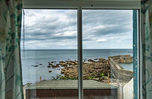Fraserburgh Cottage | Cosy fisherman's cottage on the Pennan seafront.