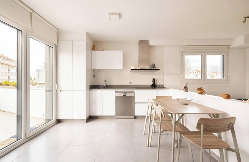 Sabaris Apartment | Homerez - Modern apartment in Baiona with terrace