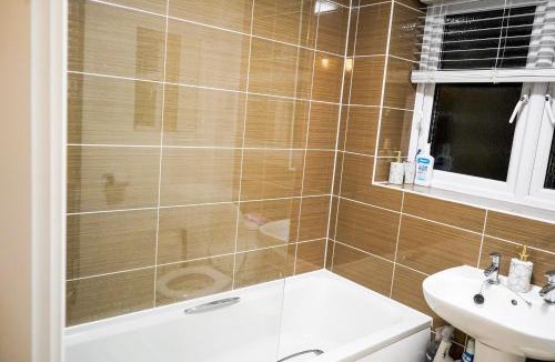 Spencers Wood House | Oasis Haven King room