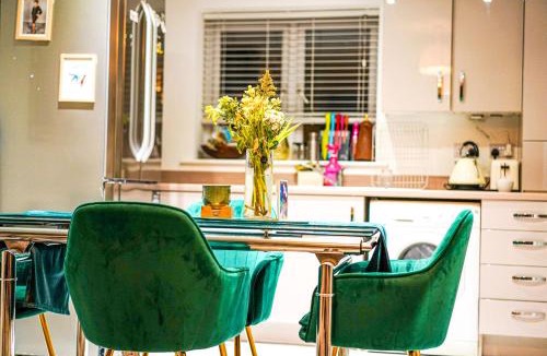 Spencers Wood House | Oasis Haven King room