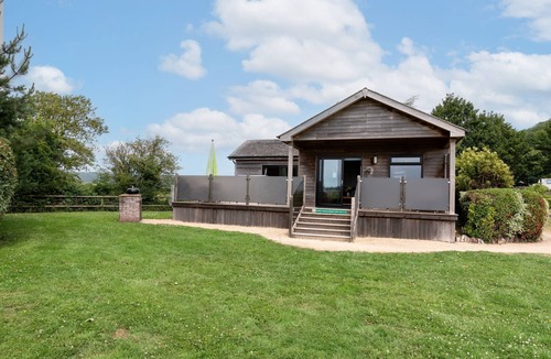 Cheddar Cabin | Primrose lodge - sleeps 4/5 with private hot tub