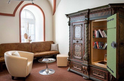 City Centre Salzburg House | Queen bed room - Special price - Hotel am Mirabellplatz