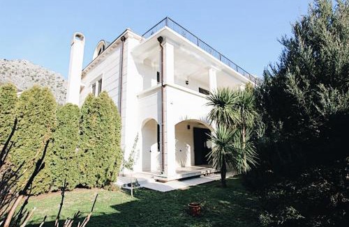 Risan Villa | Villa Teuta