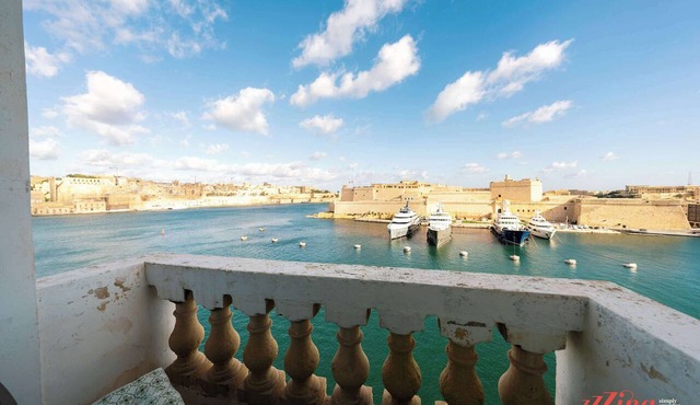 2BR Holiday Home in Isla w/Pretty Harbour Views