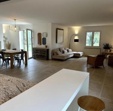4 bedroom villa, private pool and garden