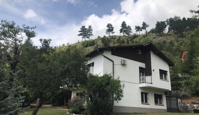 Amazing nature, nice city view, playground in the garden,5min from city center