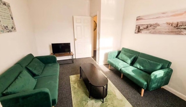 Apartment Sleeps 4 with Pets Welcome