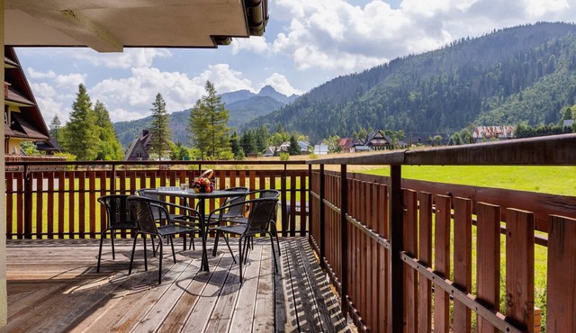 Apartment with a View of the Tatra Mountains | Balcony | Garage Parking