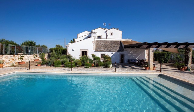 Beautifully restored 16th Century farmhouse with large private pool