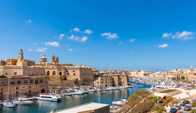 Bougainvillea Breeze & Marina View