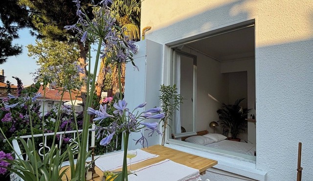 Boutique Büyükada Flat: Unique Design & Large Private Terrace in Istanbul