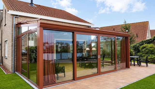 Bungalow in Breskens with Waterfront Jetty