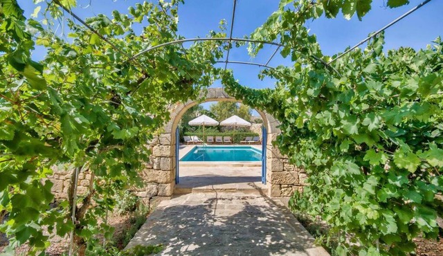 Casa Mezzodì' - Luxurious 18th C. Farmhouse with Gardens & Pool
