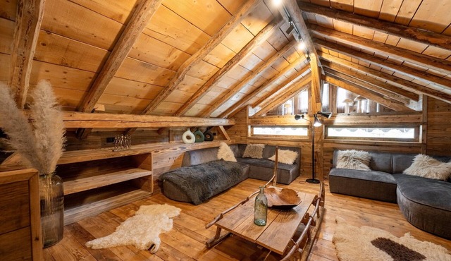 Chalet 'Grand Cru 14 Pers' with Mountain View, Private Terrace and Wi-Fi