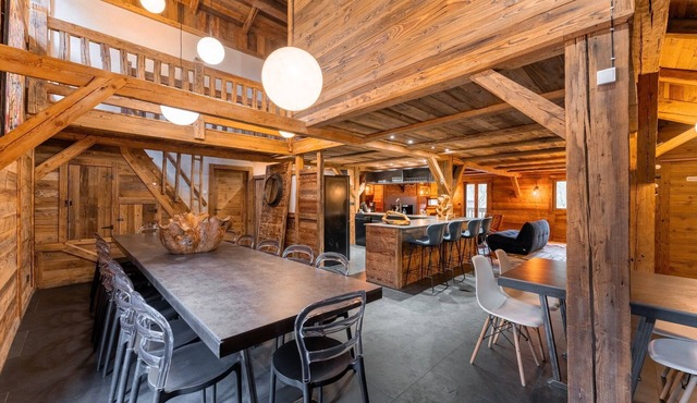 Champ'Alp Farm, 30 people. Top-of-the-range chalet with sauna and Nordic baths.