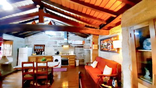Charming house in Lindoso with terrace and parking included