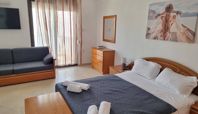 Charming spacious studio in enchanting Nea Peramos, Kavala with WiFi and AC