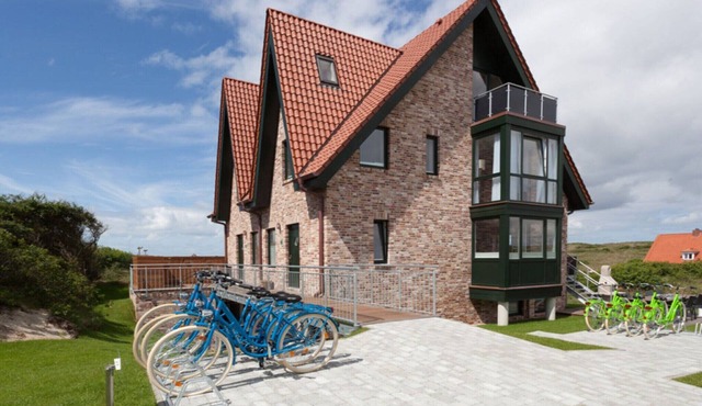 Dünenhuus West Modern retreat