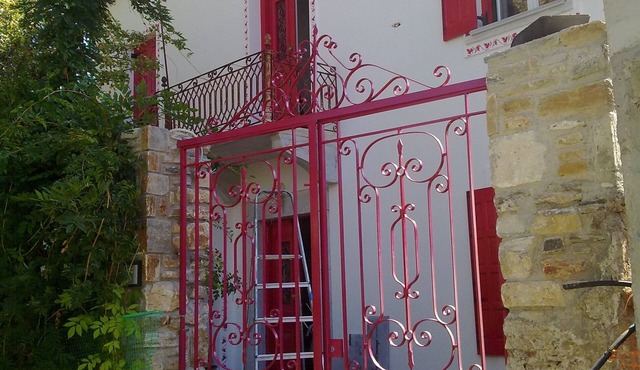 Epavli Sofia 1st floor apartment 30 metres from the sea