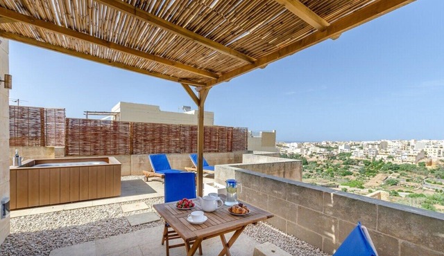 Gozo PH w/private Rooftop Hot Tub, Terrace + Views
