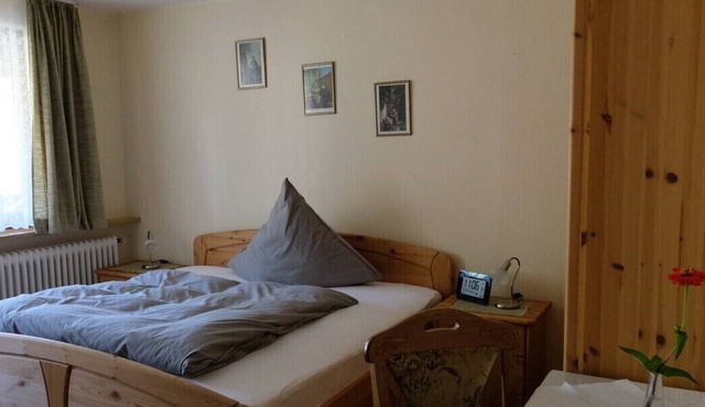 Guest room fir with toilet and shower