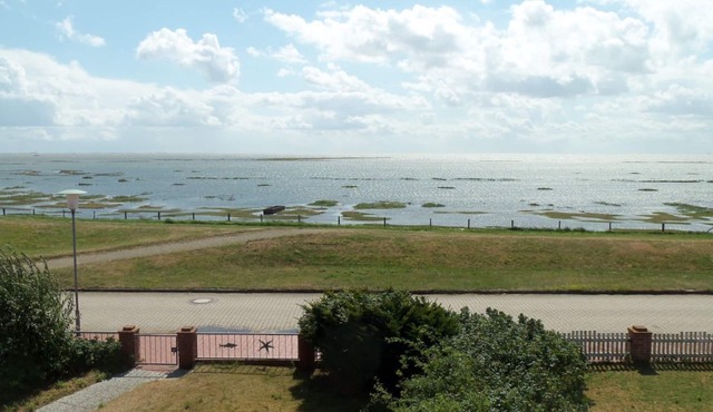 Holiday Home 'Seehaus Juist' near the Beach with Sea View, Wi-Fi & Terrace
