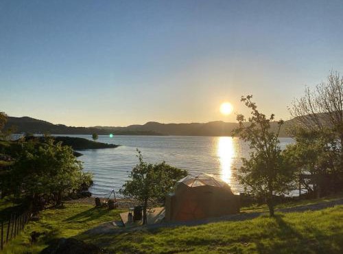 Kleppa Gard & Glamping