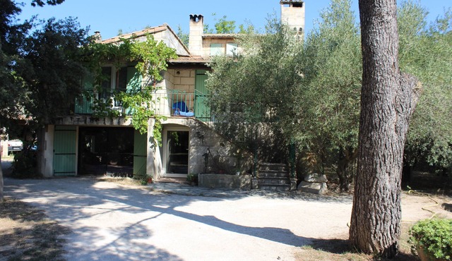 Le Mas de Lucien between Arles, Nimes and Avignon