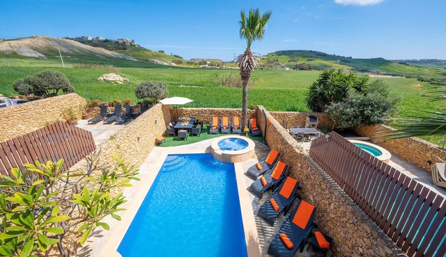 Levecca 2 Holiday Home