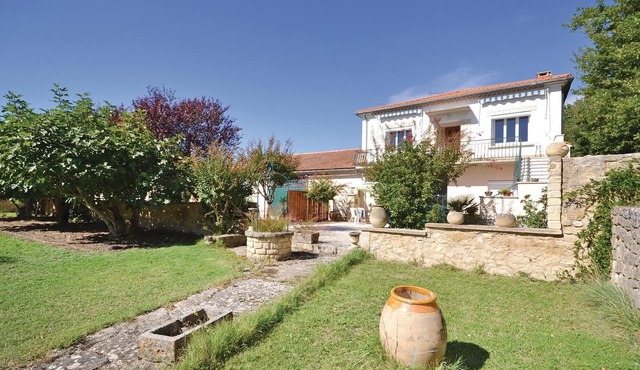 Lovely home in Caromb with WiFi