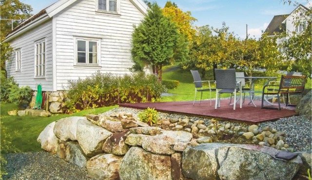 Lovely Home In Skiftun With House Sea View
