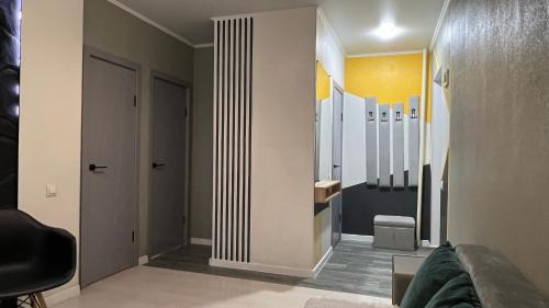 New 2 ROOM ultra centr
