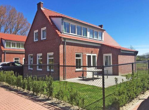 Pet-Loving Stay with Garden