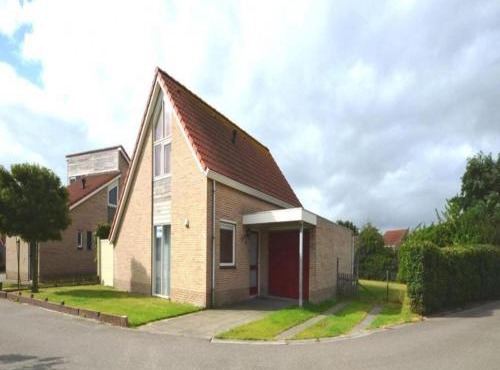 Pleasant holiday home with garden