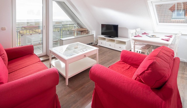 "Relaxation and sea views: Your vacation apartment at Haus Klabautermann!"