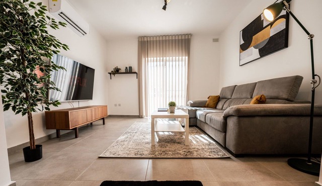 Serene 3-Bedroom Escape in the Countryside