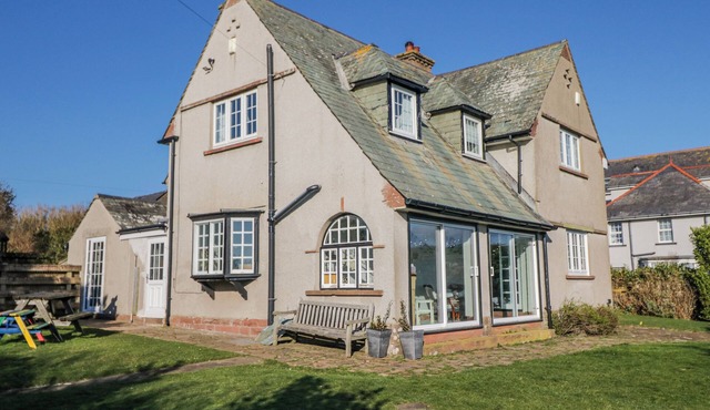 SOMERBY, pet friendly, country holiday cottage in St Bees