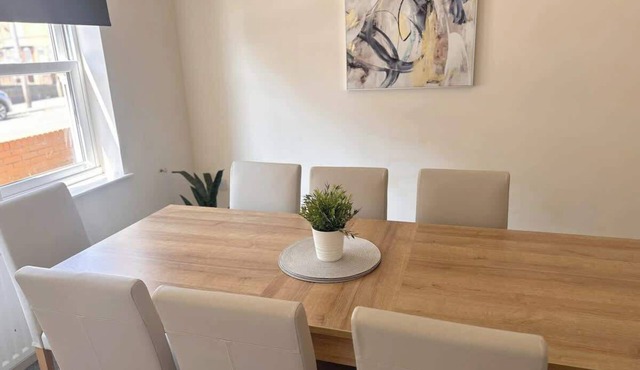 Spacious Luxurious Serviced Accommodation 6