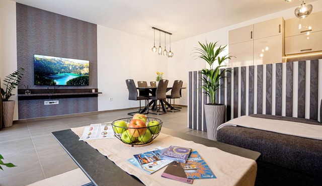 Spacious 3-bedroom apartment in tranquil Debrecen with garden