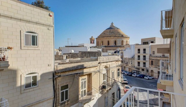 Spacious Mosta 3BR Apartment with Private Balcony