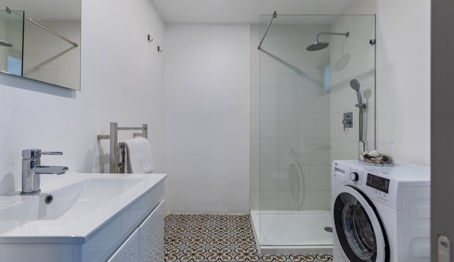 Stylish Top Floor Suite