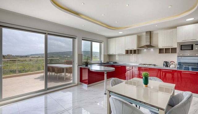 Sunny and stylish penthouse